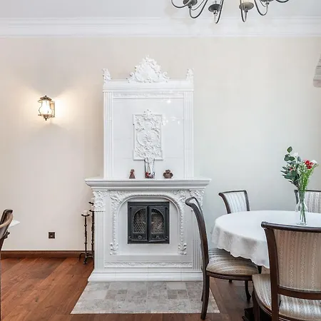 Luxury And Unique Pilies Street 2 Bedroom شقة