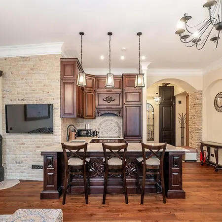 דירה Luxury And Unique Pilies Street 2 Bedroom *
