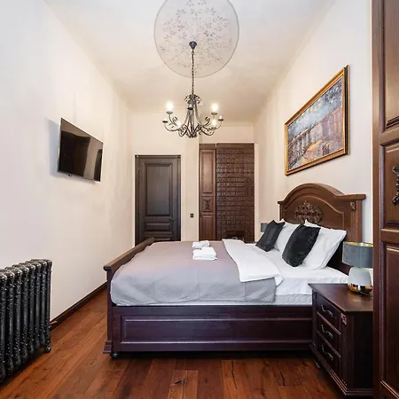 דירה Luxury And Unique Pilies Street 2 Bedroom *