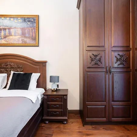 Luxury And Unique Pilies Street 2 Bedroom וילנה